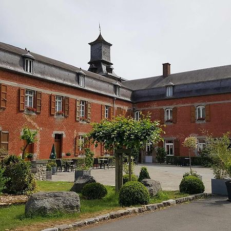 Logis - Chateau De La Motte - Hotel & Restaurant Liessies المظهر الخارجي الصورة