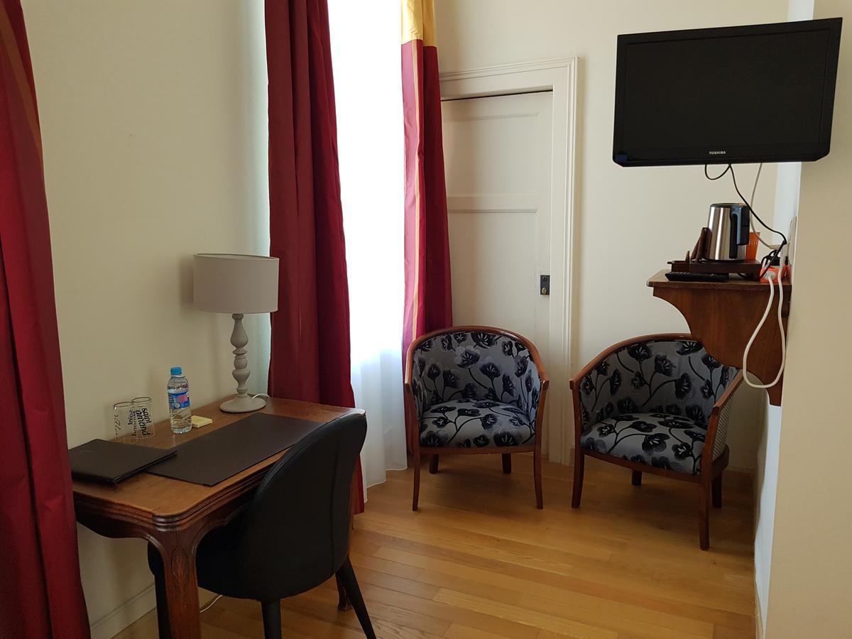 Logis - Chateau De La Motte - Hotel & Restaurant Liessies المظهر الخارجي الصورة
