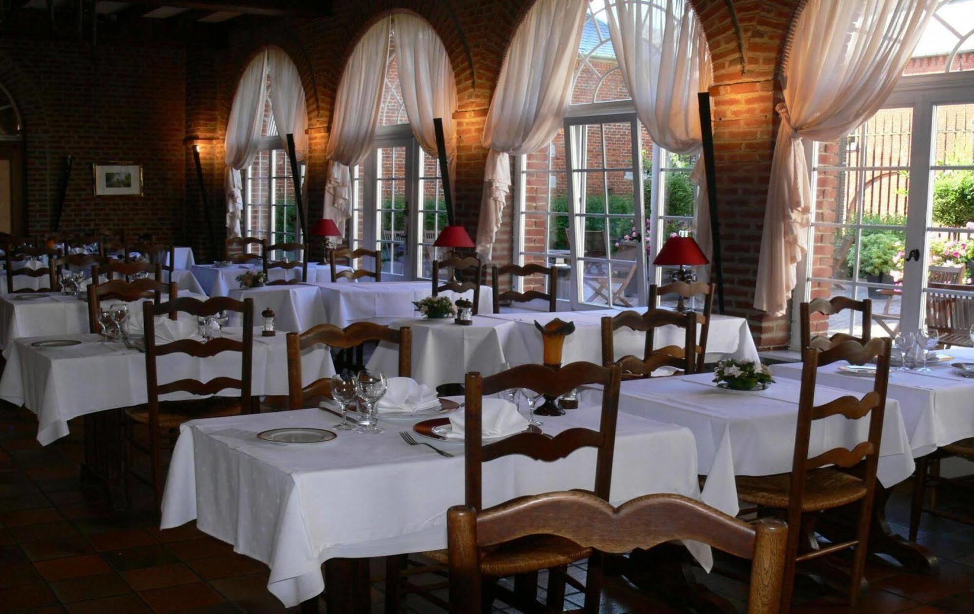 Logis - Chateau De La Motte - Hotel & Restaurant Liessies المظهر الخارجي الصورة