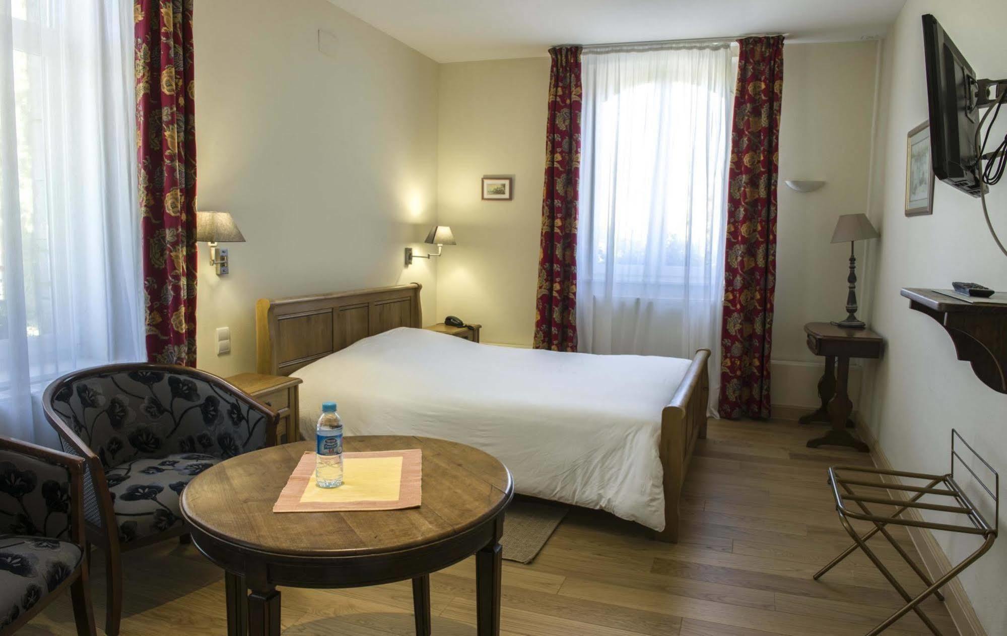 Logis - Chateau De La Motte - Hotel & Restaurant Liessies المظهر الخارجي الصورة