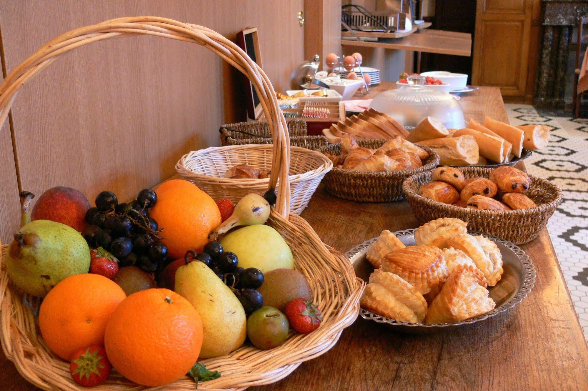 Logis - Chateau De La Motte - Hotel & Restaurant Liessies المظهر الخارجي الصورة